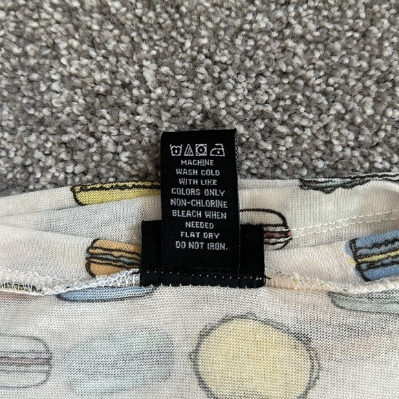 Women’s cute Macaroon Tee - Picture 2 of 4